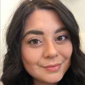Meet your Posher, Gabriela
